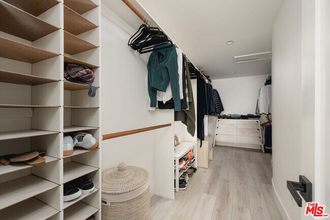 Building Photo - 1044 Waterbury Ln