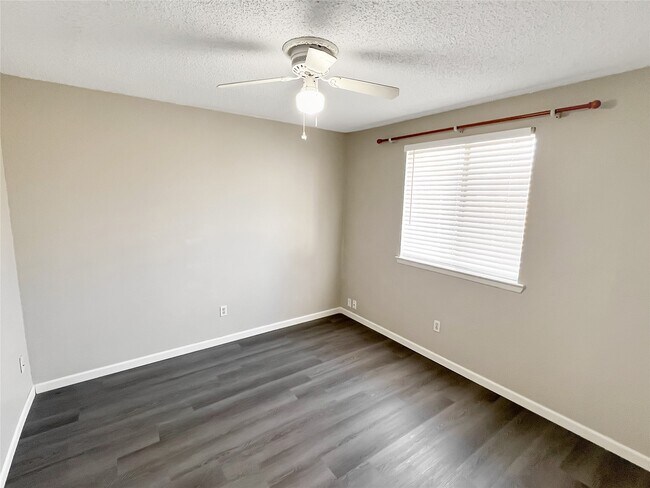 Building Photo - 15018 Cypress Green Dr