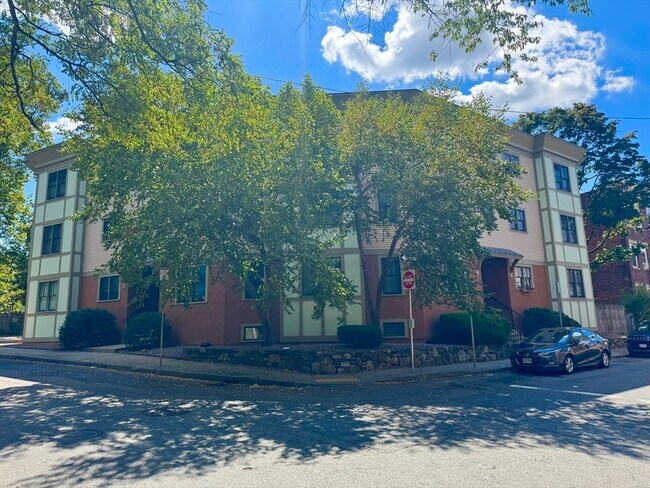 Building Photo - 81 Westminster Ave