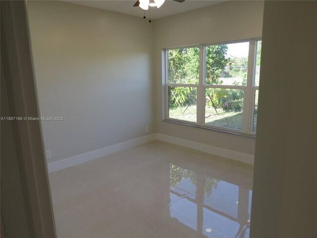 Building Photo - 1671 SW 44th Terrace
