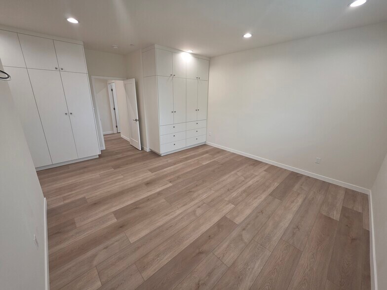 Building Photo - 6748 Ben Ave