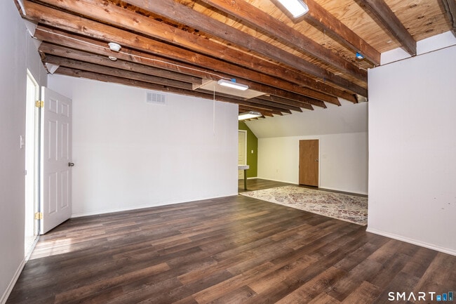 Building Photo - 302 Briarwood Ct