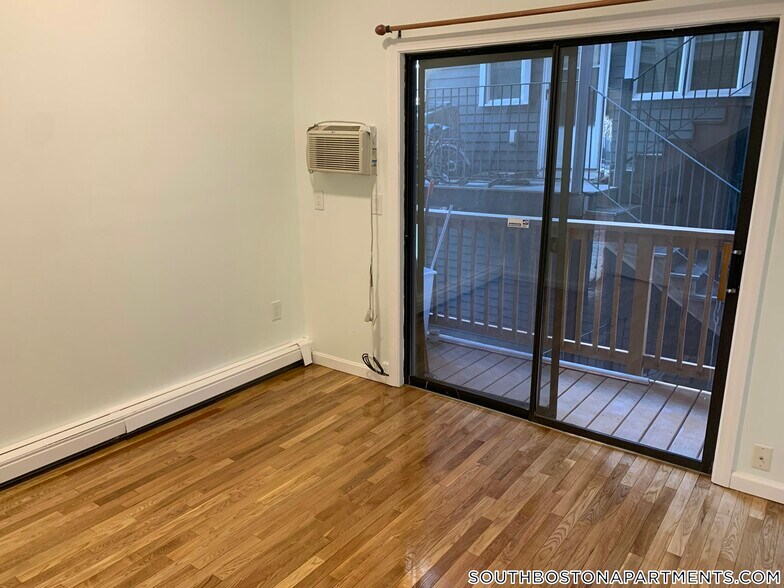 Building Photo - 285 Dorchester St