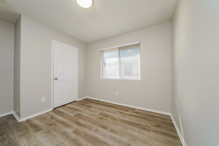 Building Photo - 1724 Green Terrace Dr
