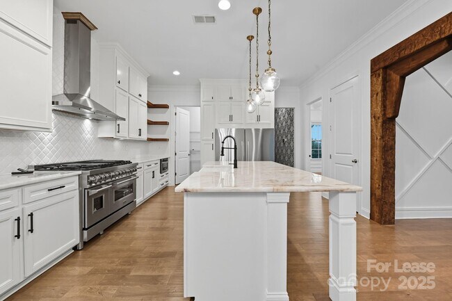 Building Photo - 425 Cassia Ct