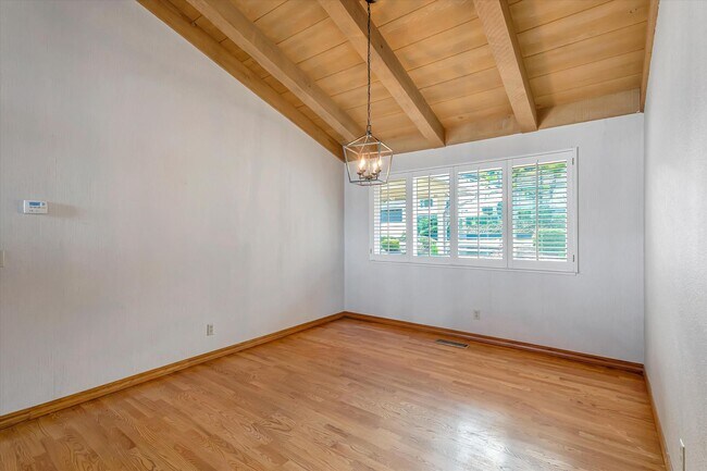 Building Photo - Tri-Level Home in Los Gatos