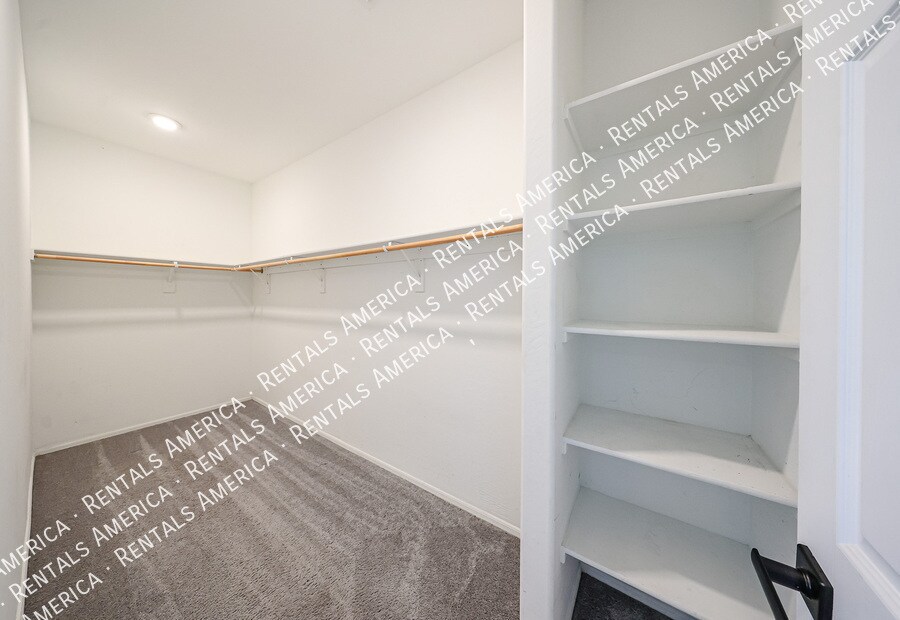 Building Photo - 5211 W Leodra Ln