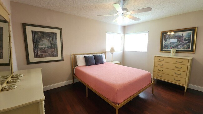 Building Photo - The Woodlands of Palm Coast- FURNISHED- 4 Bedroom 2 Bath- Long Term