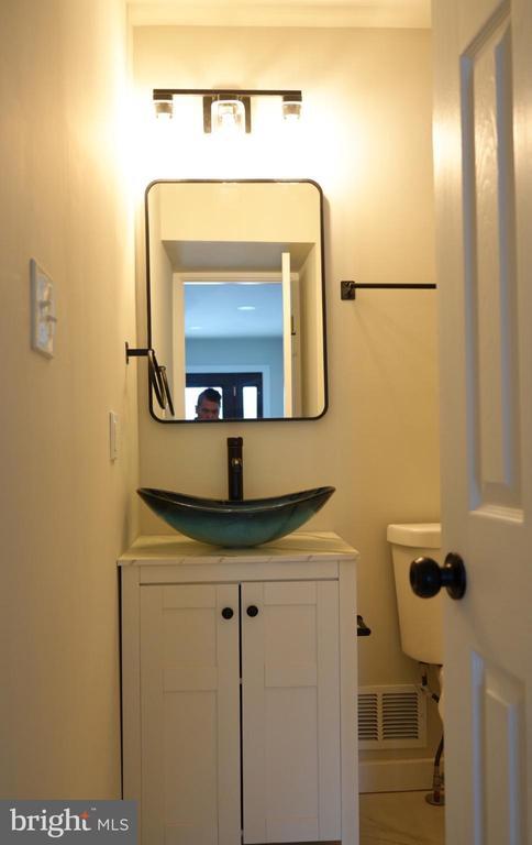 Building Photo - 5114 Montgomery Rd