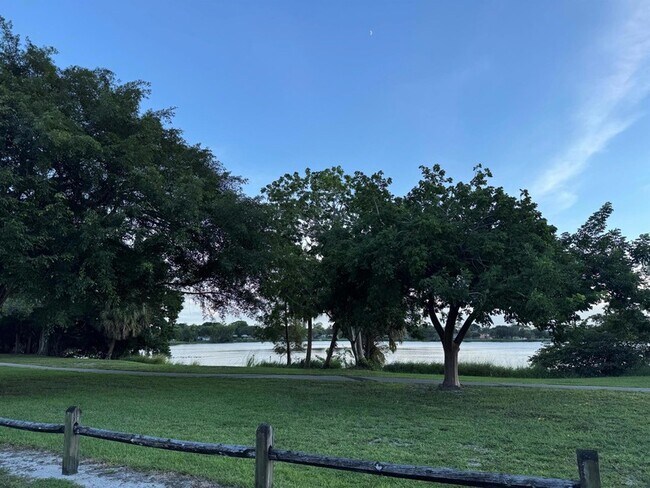 Building Photo - 3362 Cynthia Ln