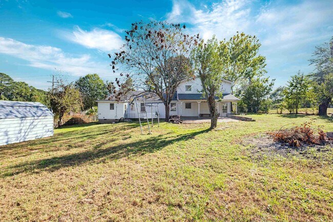 Building Photo - 917 N East St