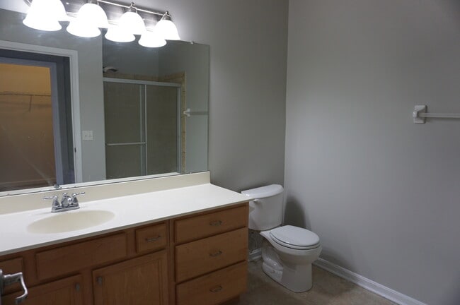 Building Photo - 2636 Harding Ct