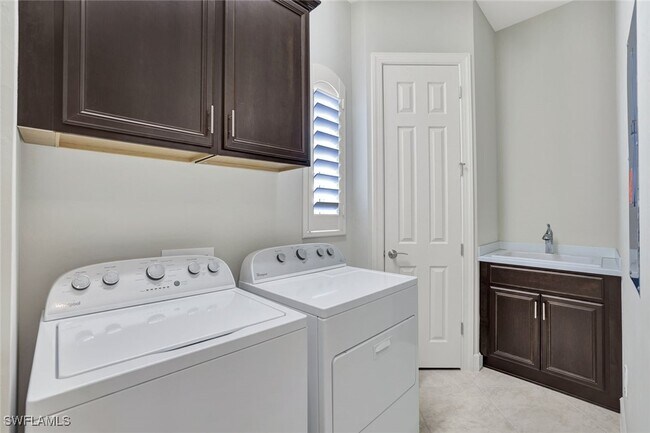 Building Photo - 8839 Nautical Landing Cir