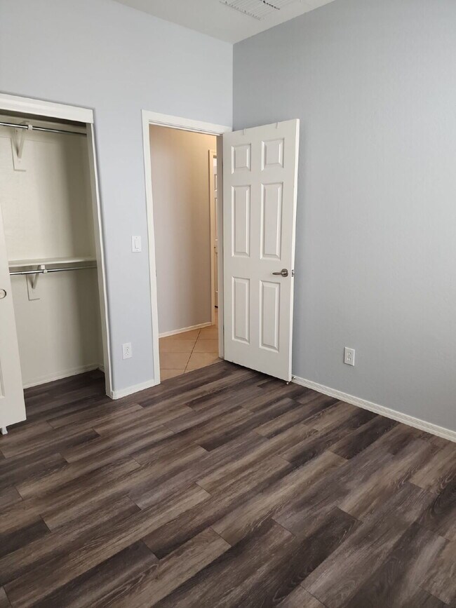 Building Photo - "Charming Anthem Retreat: 3-Bed, 2-Bath Ge...