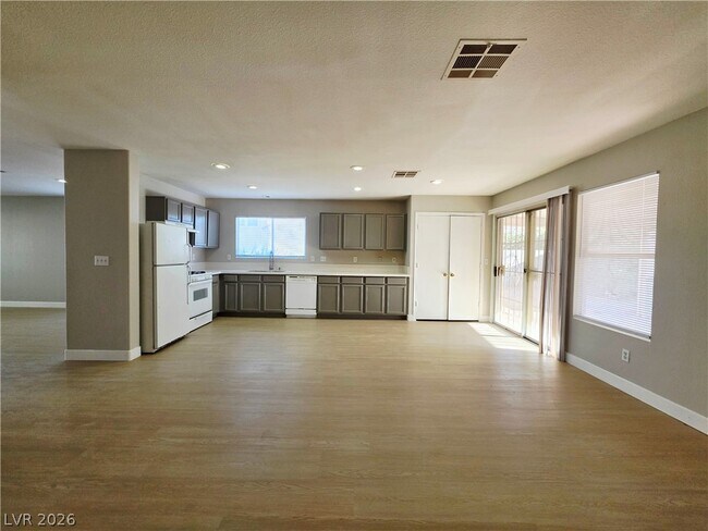 Building Photo - 5929 Forest Creek Rd