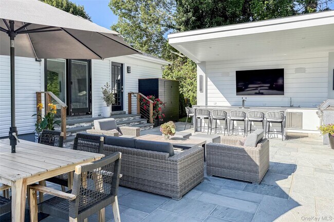 Building Photo - 121 Ponquogue Ave