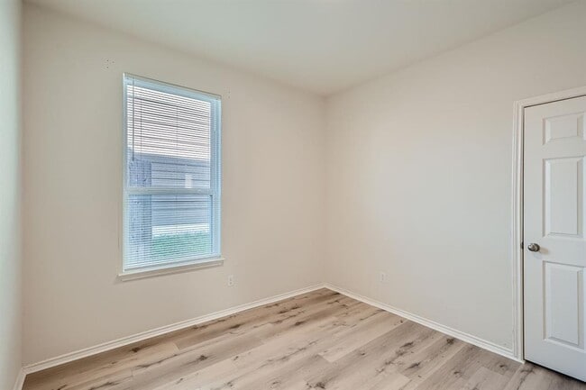 Building Photo - 190 Purple Heart Dr