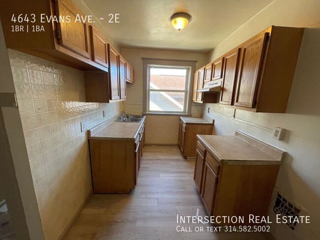 Building Photo - 4643 Evans Ave