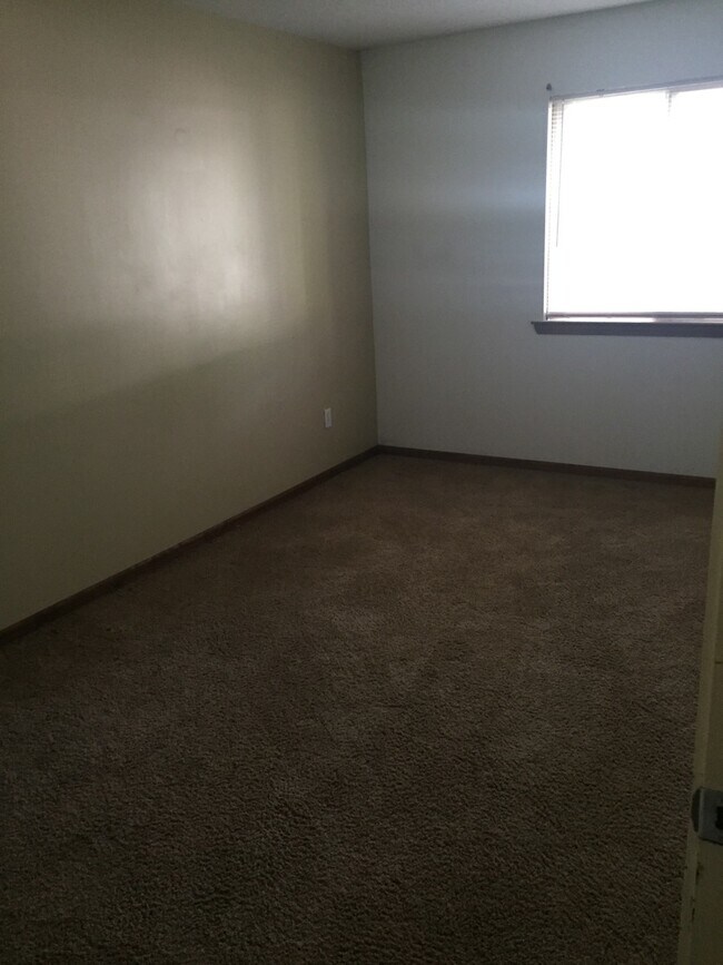 Building Photo - 1st Floor - Two Bedroom Condo in Stadium M...