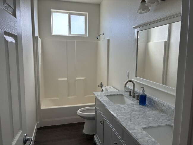 Building Photo - 3080 Lindero St