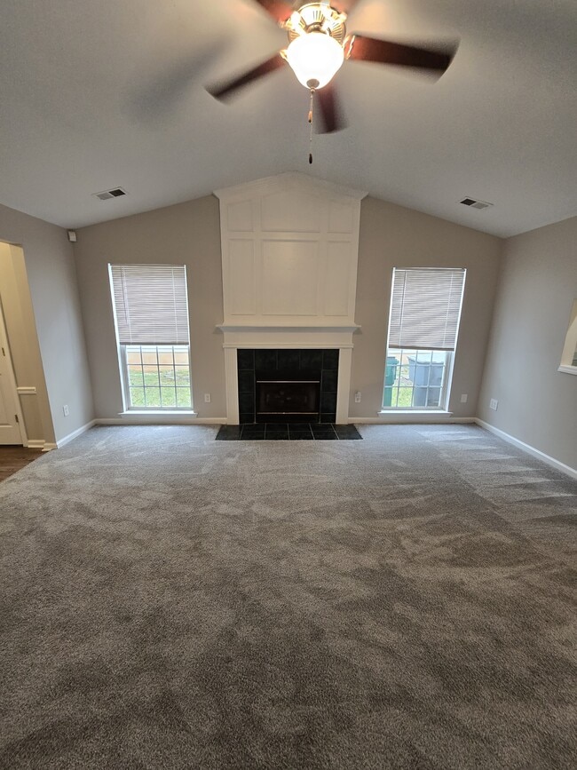 Building Photo - 7434 Stone Mountain Ct