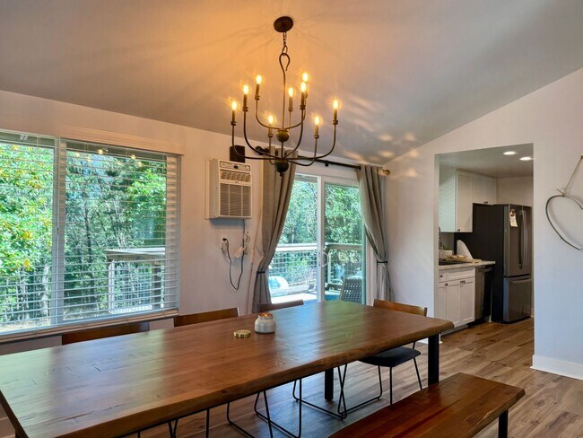 Building Photo - 4425 Sierra Springs Dr