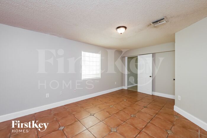 Building Photo - 9050 SW 157th Pl