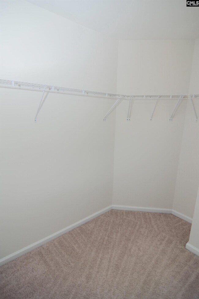 Building Photo - 194 Bonhomme Cir