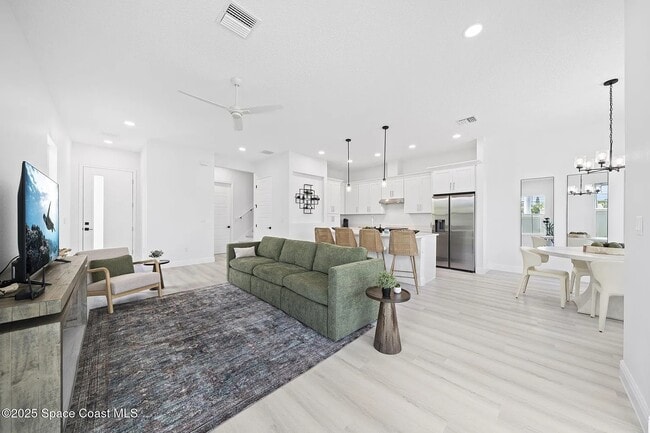 Building Photo - 1330 Windchime Ln