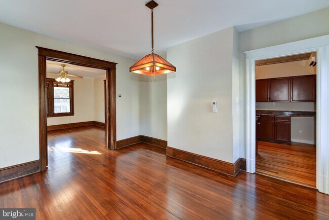 Building Photo - 4215 River Rd NW