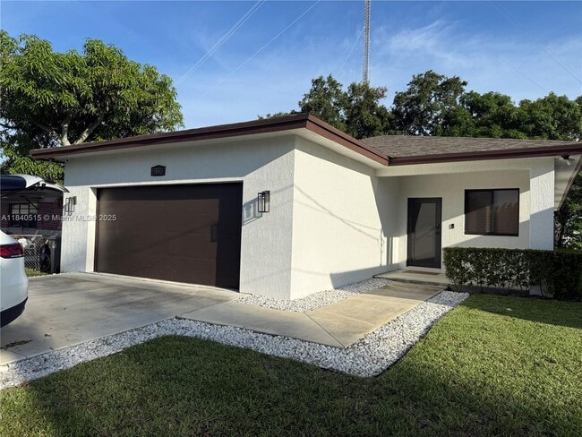 Primary Photo - 5140 SW 24th St
