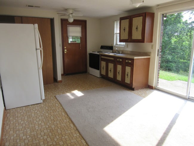 Building Photo - 3258 8th St