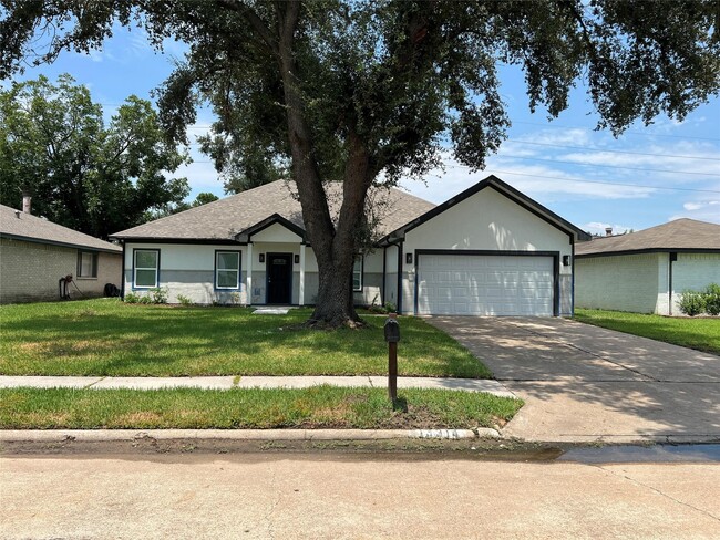 Building Photo - 13314 Oak Ledge Dr