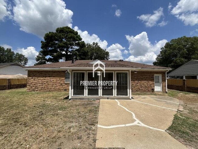 Building Photo - 1791 Homedale Ave