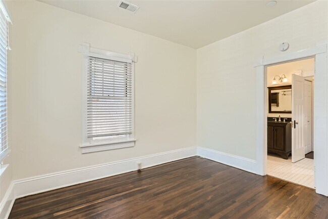 Building Photo - 1587 St Paul St