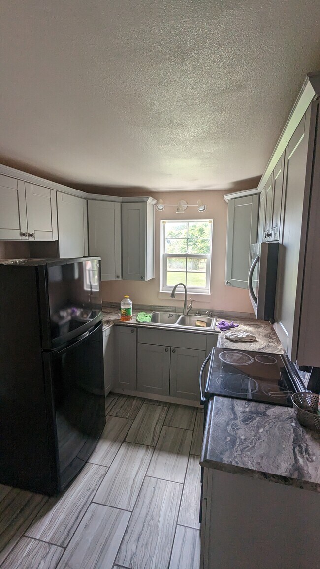 Building Photo - 1007 Della Ave