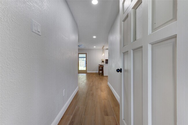 Building Photo - 3538 Truxton Dr