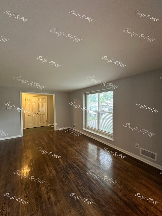 Building Photo - 9805 Carter Dr