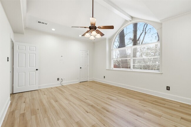 Building Photo - 5518 Australia Ct