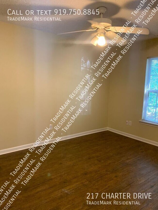 Building Photo - 217 Charter Dr