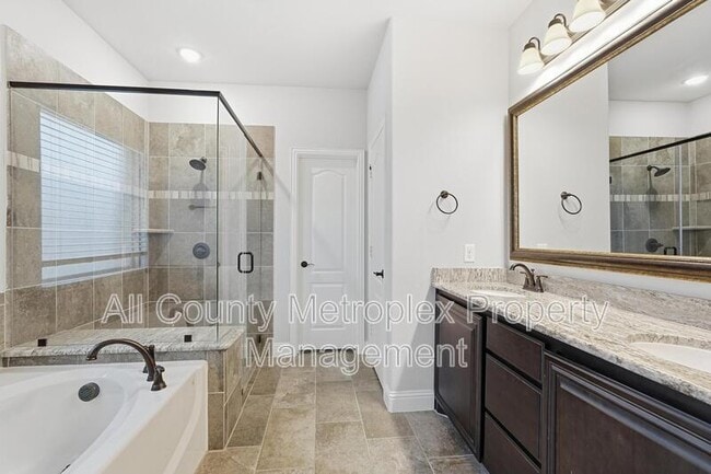 Building Photo - 3543 Beaumont Dr