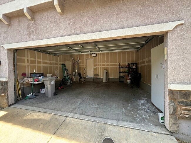 Building Photo - 301 Dragonfly Cir