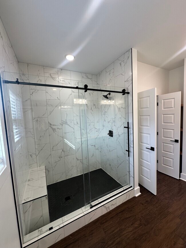 Building Photo - 210 Market St