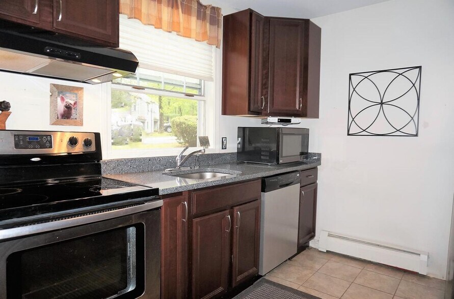 Building Photo - 1465 Hooksett Rd. Unit 123