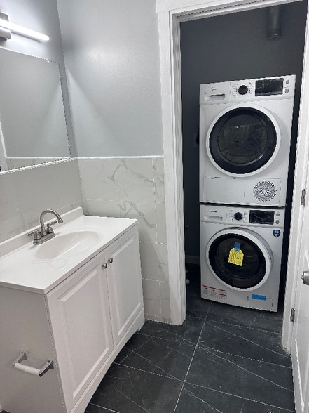 Building Photo - 140 S Easton Rd