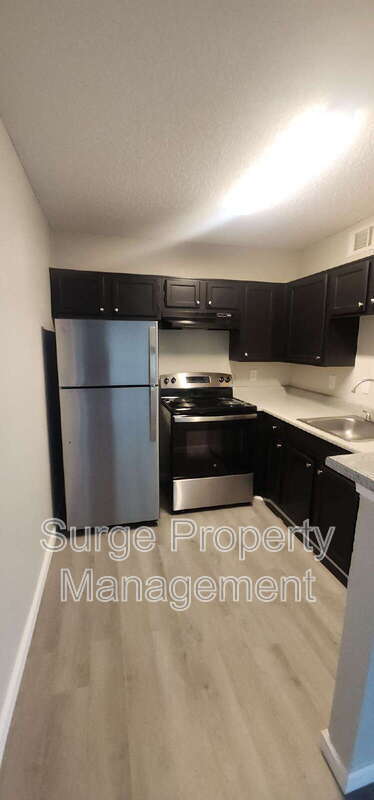 Building Photo - 18333 Roehampton Dr