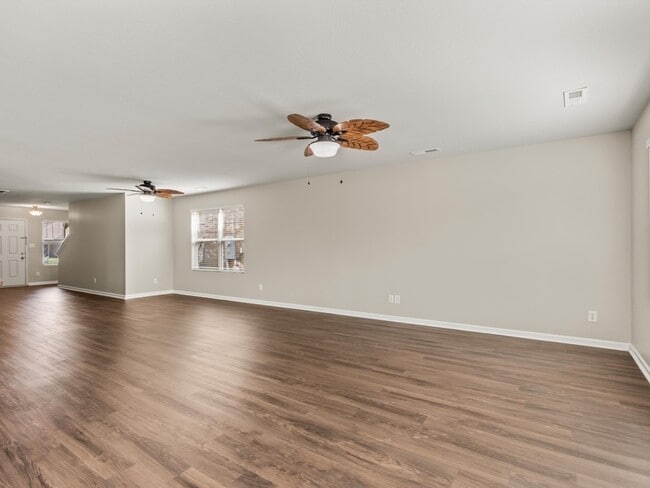 Building Photo - 208 Sedgewick Dr