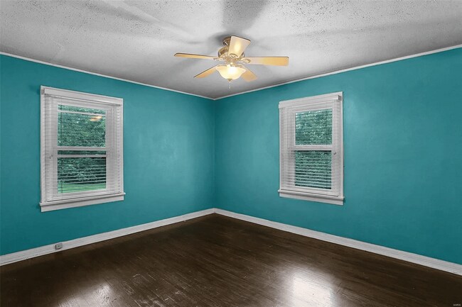 2nd Main Floor Bedroom - 806 Elsworth Pl
