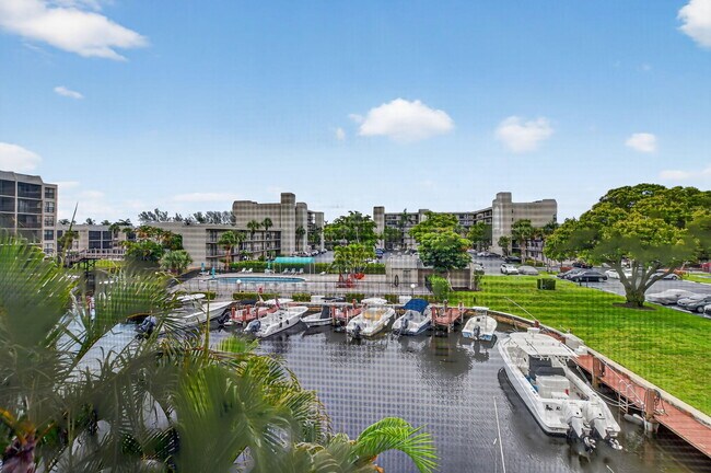 Primary Photo - 4 Royal Palm Way