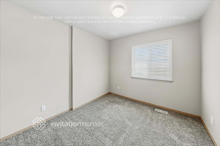 Building Photo - 22420 44th Ave Ct E